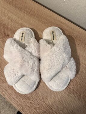 dearfoams Plush Crisscross Slide Slippers in Cream